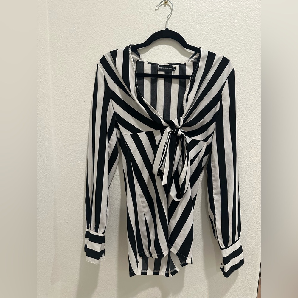 🆕 PrettyLittleThing: Black + White Blouse (Referee Halloween Costume Idea)